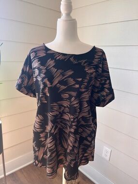 CAbi Black & Blush Brushstroke Short Sleeve Women's Top